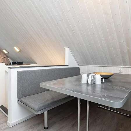Two-bedroom In 20 *